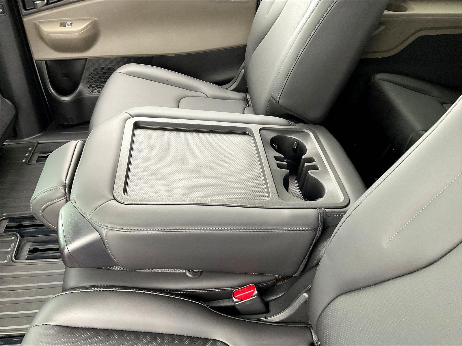New 2027 Kia Carnival EX FWD image 27