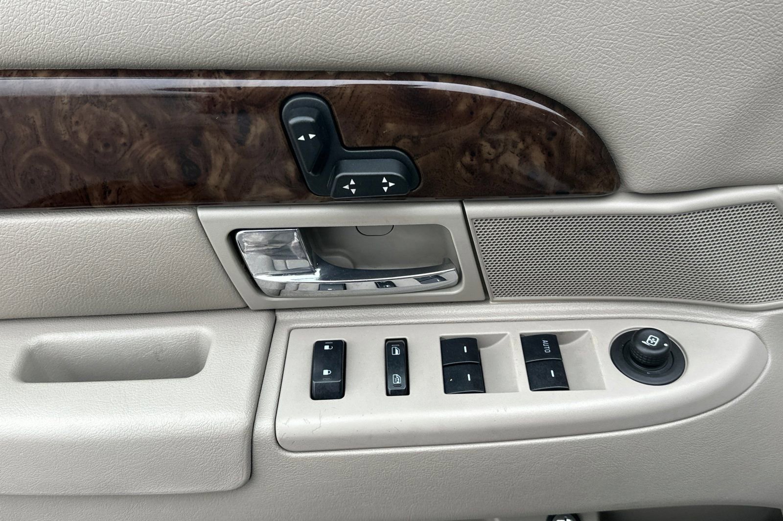 Used 2011 Mercury Grand Marquis LS image 12