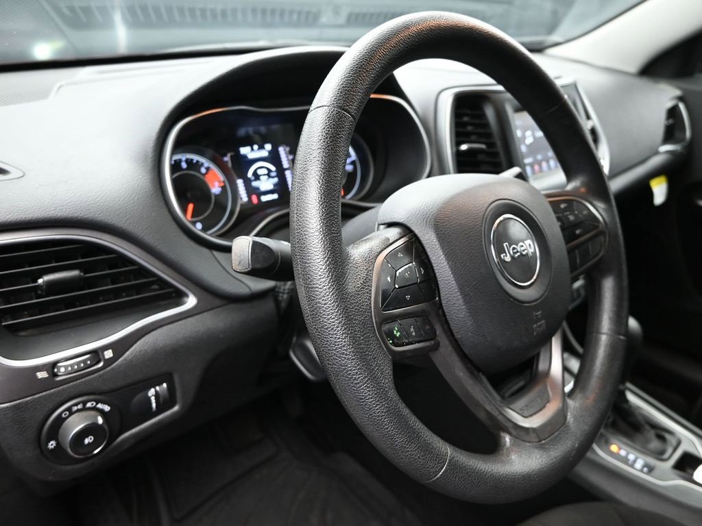 Used 2019 Jeep Cherokee Latitude w/ Popular Appearance Group image 12