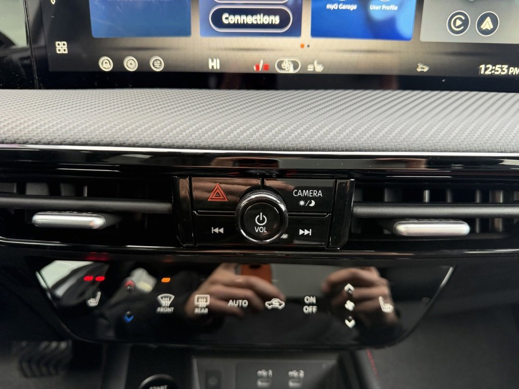 New 2026 Nissan Kicks SR w/ Cold Weather Package image 23