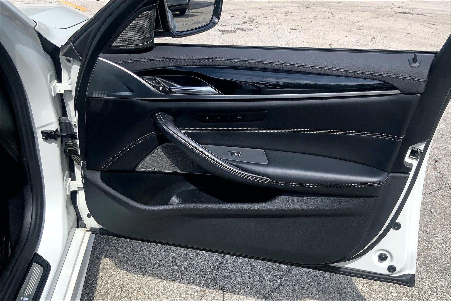 Used 2020 BMW M550i xDrive w/ Executive Package AWD/4WD image 26