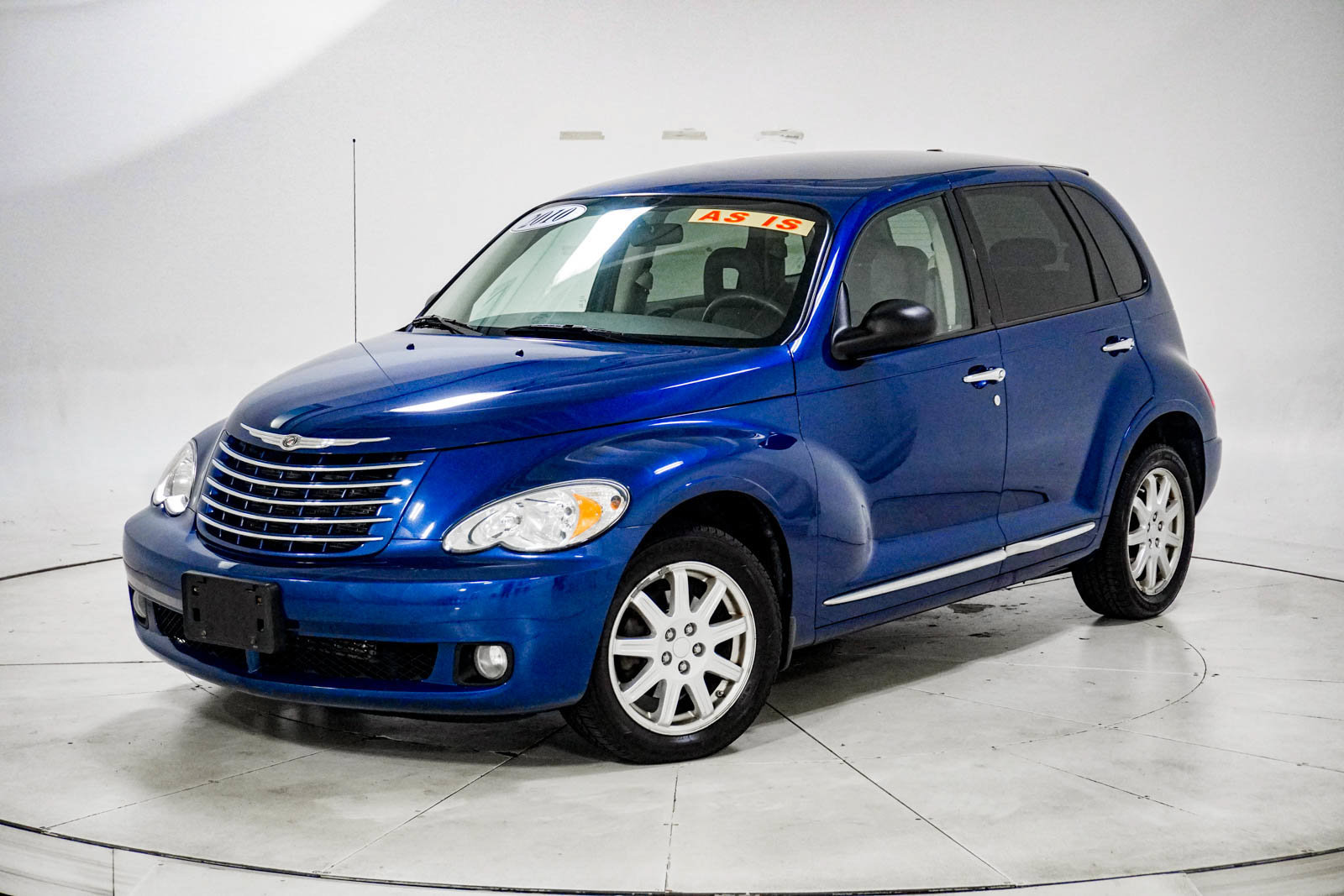 Used 2010 Chrysler PT Cruiser FWD image 1