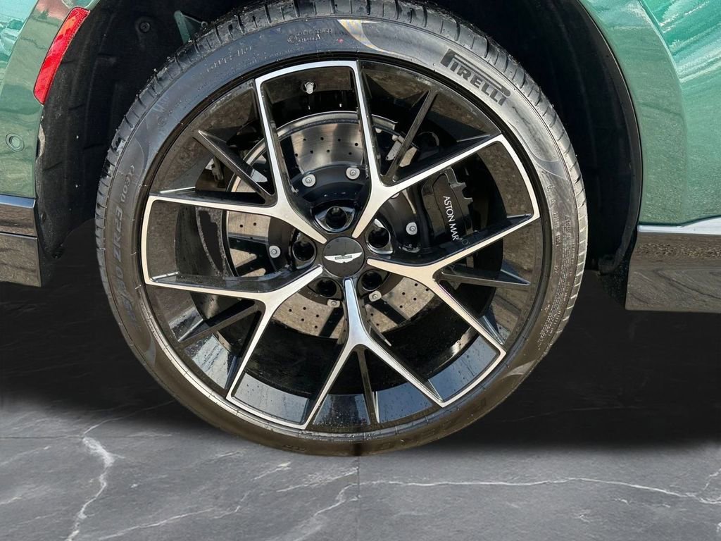 New 2026 Aston Martin DBX 707 image 32