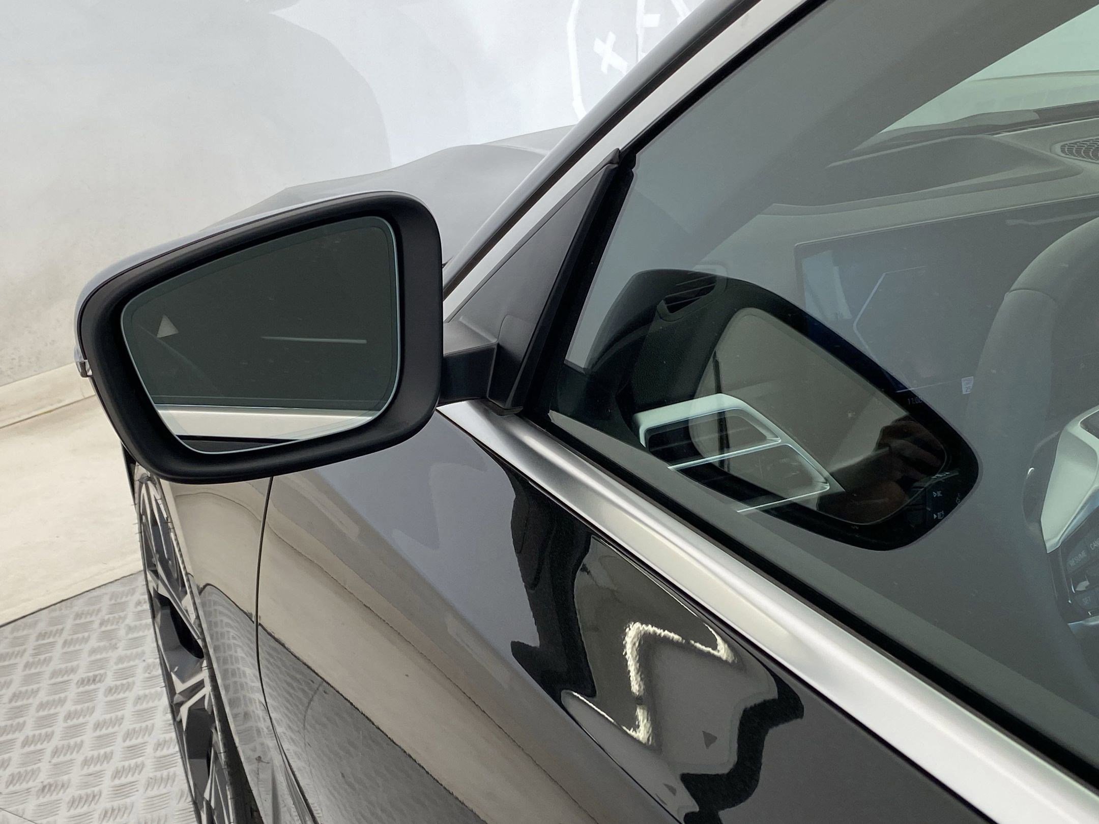 Used 2025 BMW 330i xDrive Sedan w/ Premium Package image 21