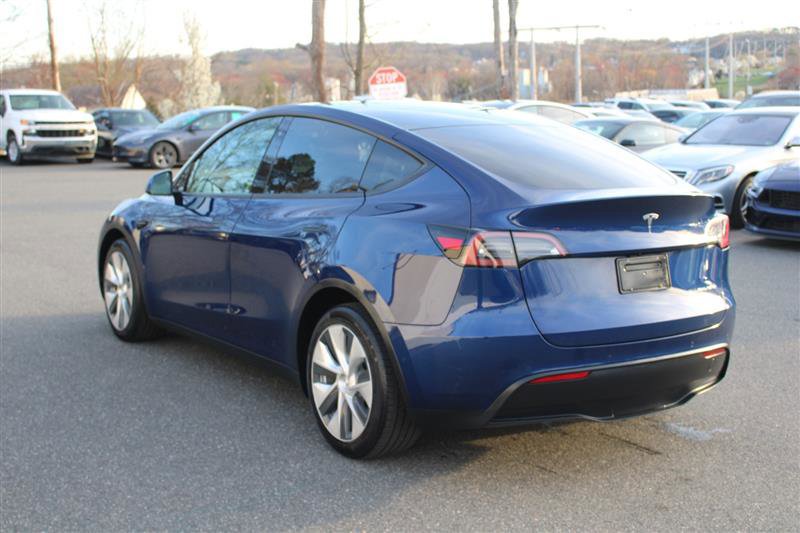 Used 2022 Tesla Model Y Long Range image 4