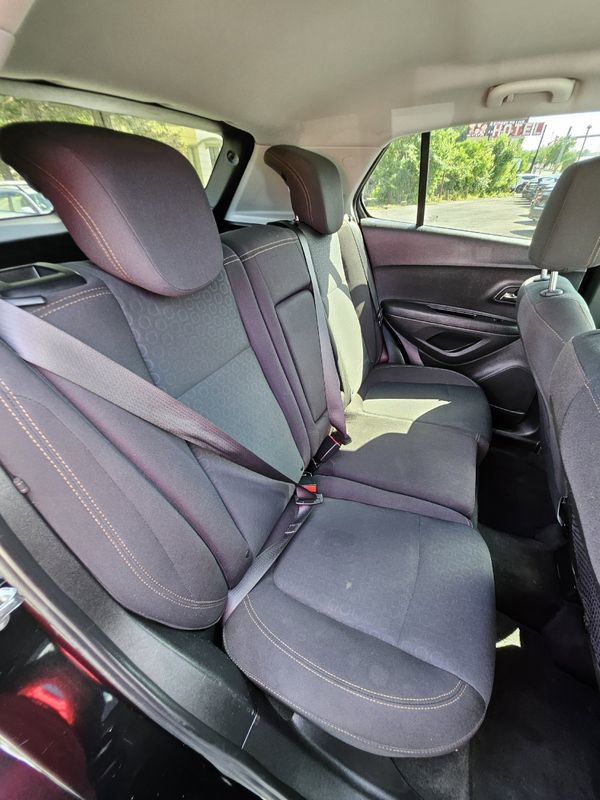 Used 2019 Chevrolet Trax LS w/ Tint and Cruise Package FWD image 17