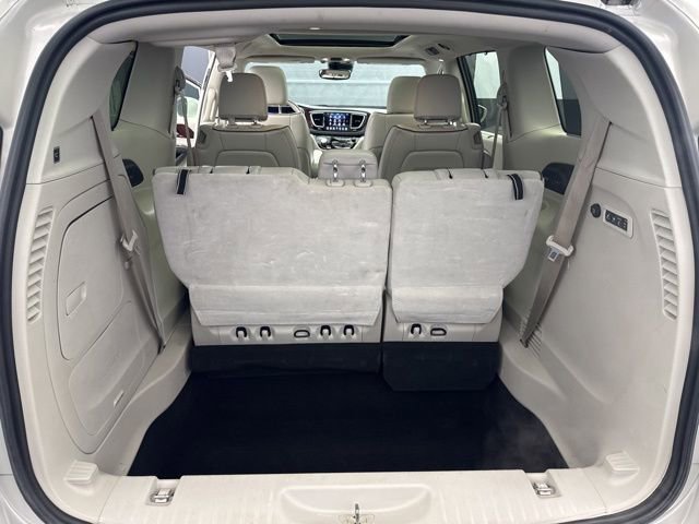 Used 2020 Chrysler Pacifica Limited w/ Advanced Safetytec Group image 45