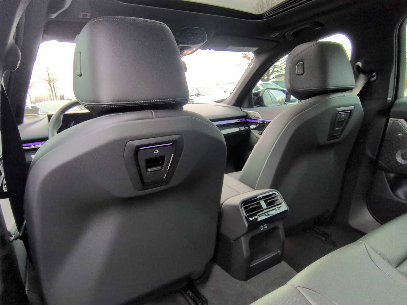 Used 2025 BMW i5 M60 w/ Premium Package image 18