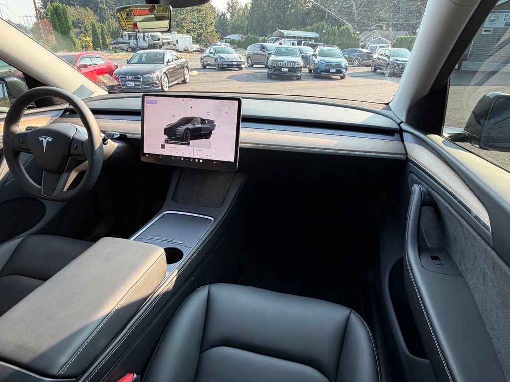 Used 2024 Tesla Model Y Long Range AWD/4WD image 28