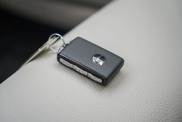 New 2026 Volvo V60 B5 Cross Country Plus w/ Protection Package Premier image 40