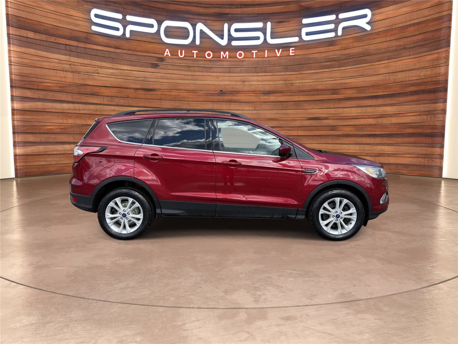 Used 2017 Ford Escape SE w/ Equipment Group 201A AWD/4WD image 8