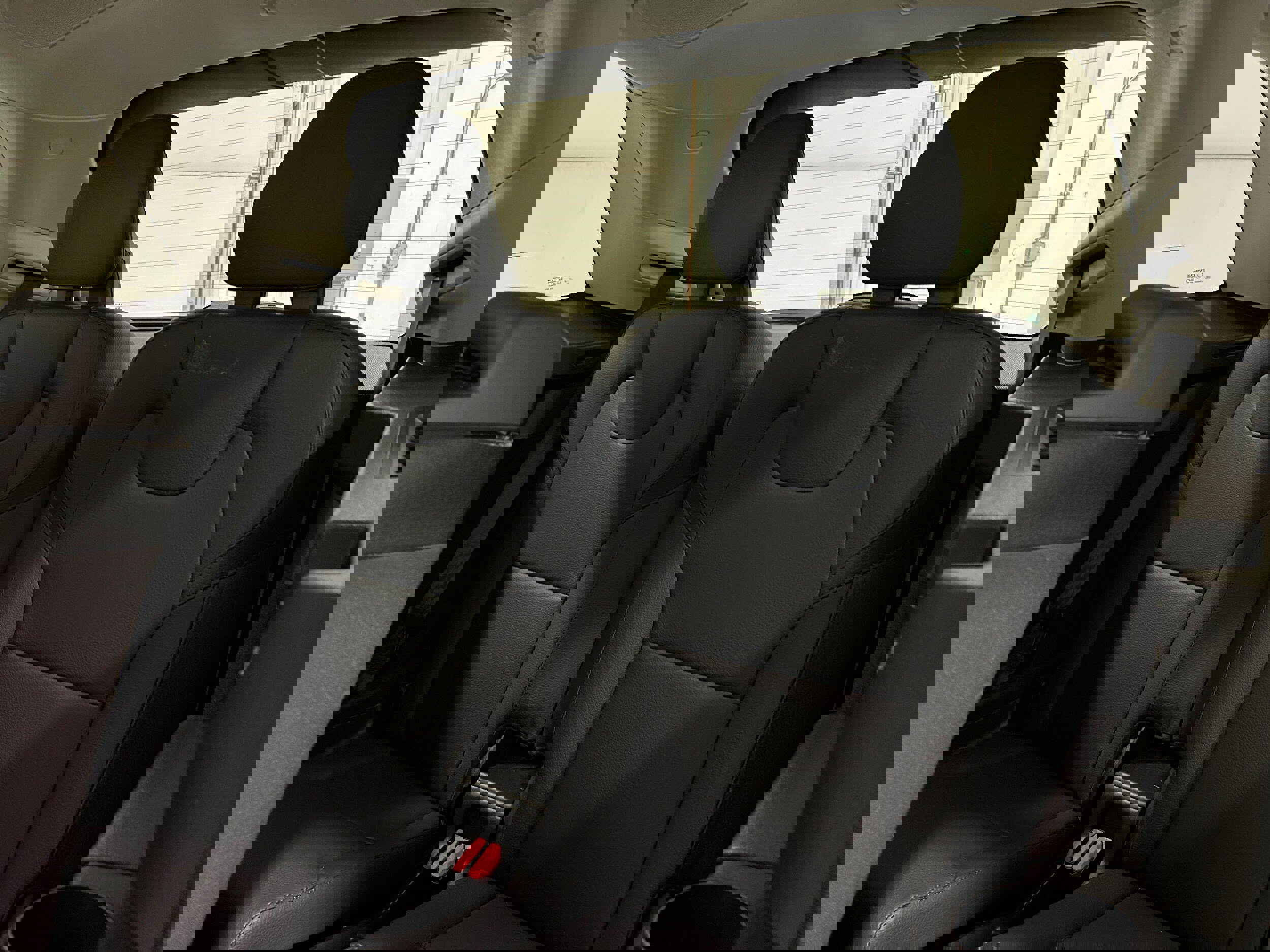 Used 2023 Volvo XC90 B6 Plus image 31