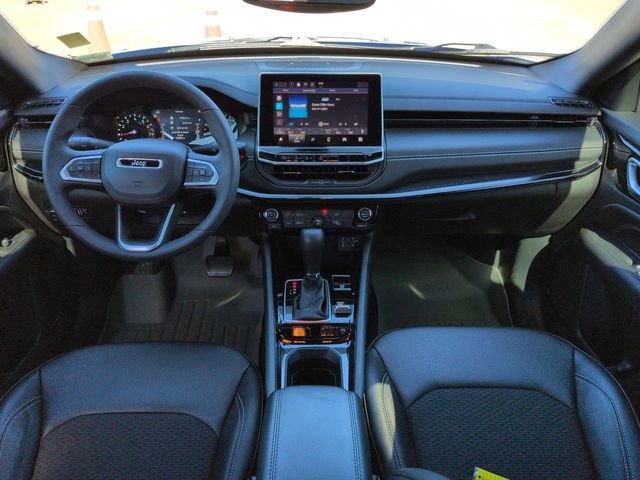 Used 2024 Jeep Compass Latitude w/ Altitude Special Edition image 15