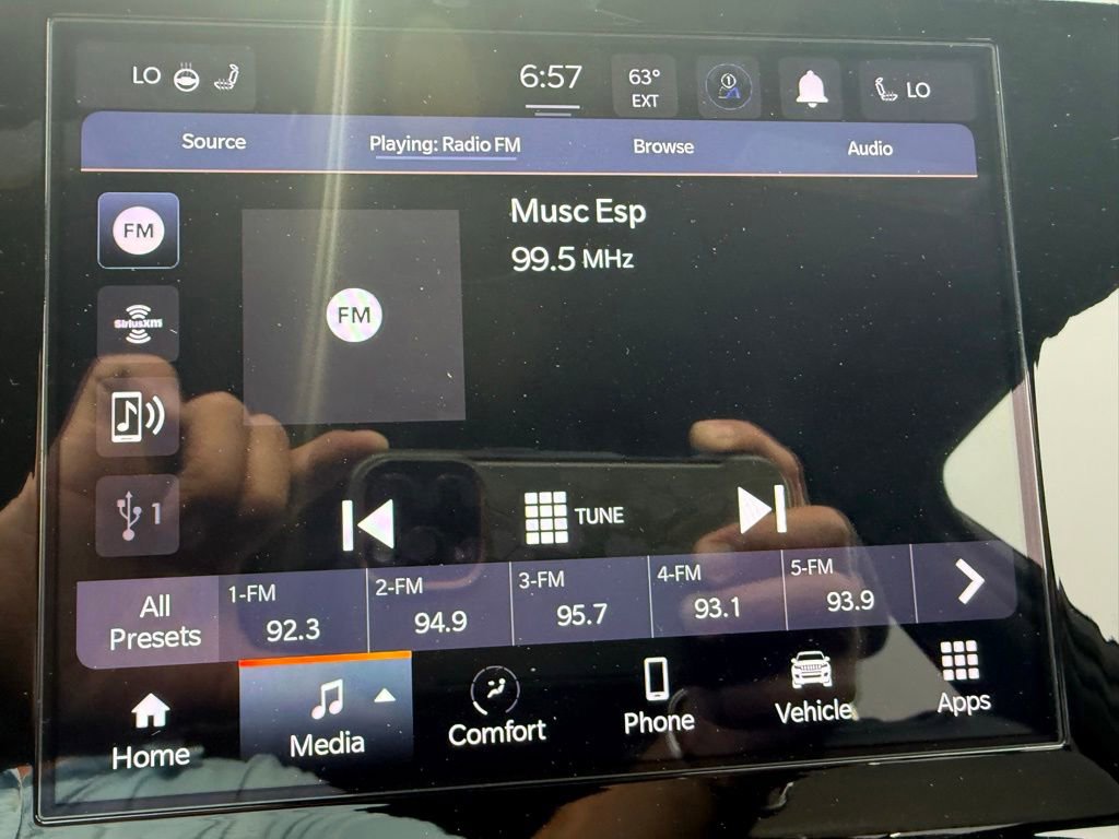 Used 2023 Jeep Grand Cherokee Altitude RWD image 19