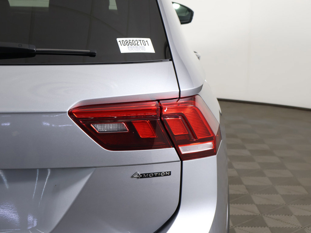 Used 2024 Volkswagen Tiguan SE R-Line AWD/4WD image 17