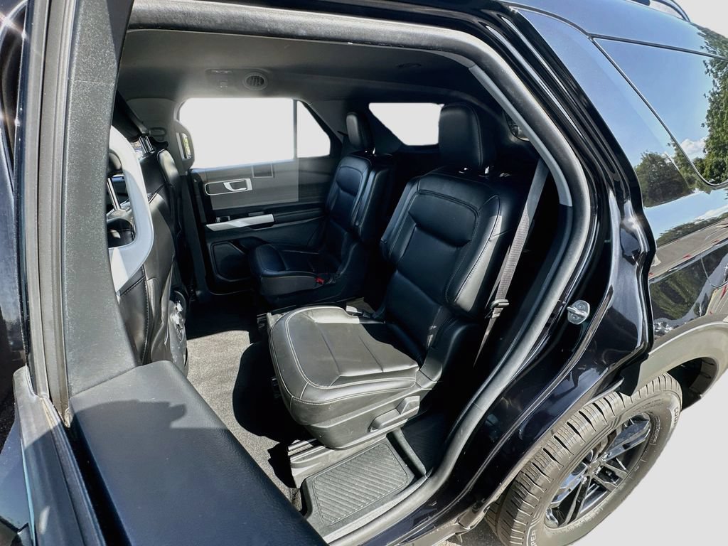 Used 2021 Ford Explorer XLT w/ Equipment Group 202A RWD image 22