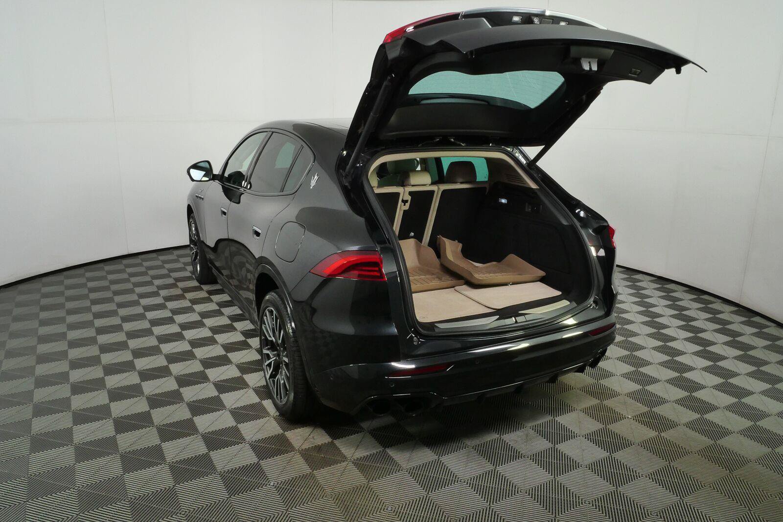 Used 2023 Maserati Grecale GT AWD/4WD image 28