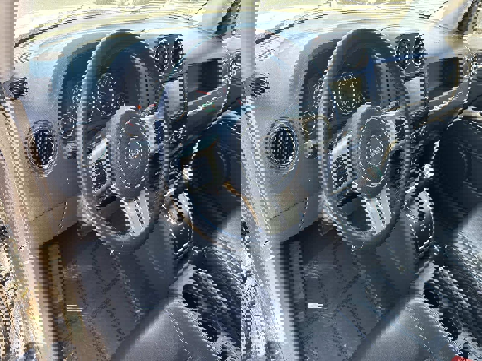 Used 2011 Jeep Patriot Latitude FWD image 35