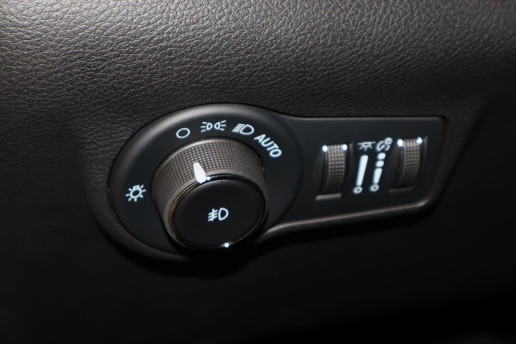 New 2024 Jeep Compass Latitude image 24