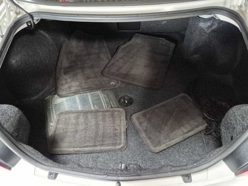 Used 1998 Chrysler Concorde LXi FWD image 10