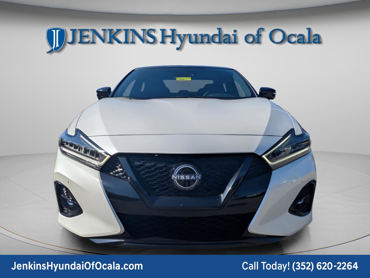 Used 2023 Nissan Maxima SR w/ Sport Mat Group image 9