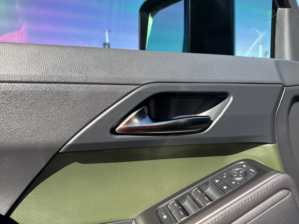 Used 2025 Lexus GX 550 image 13