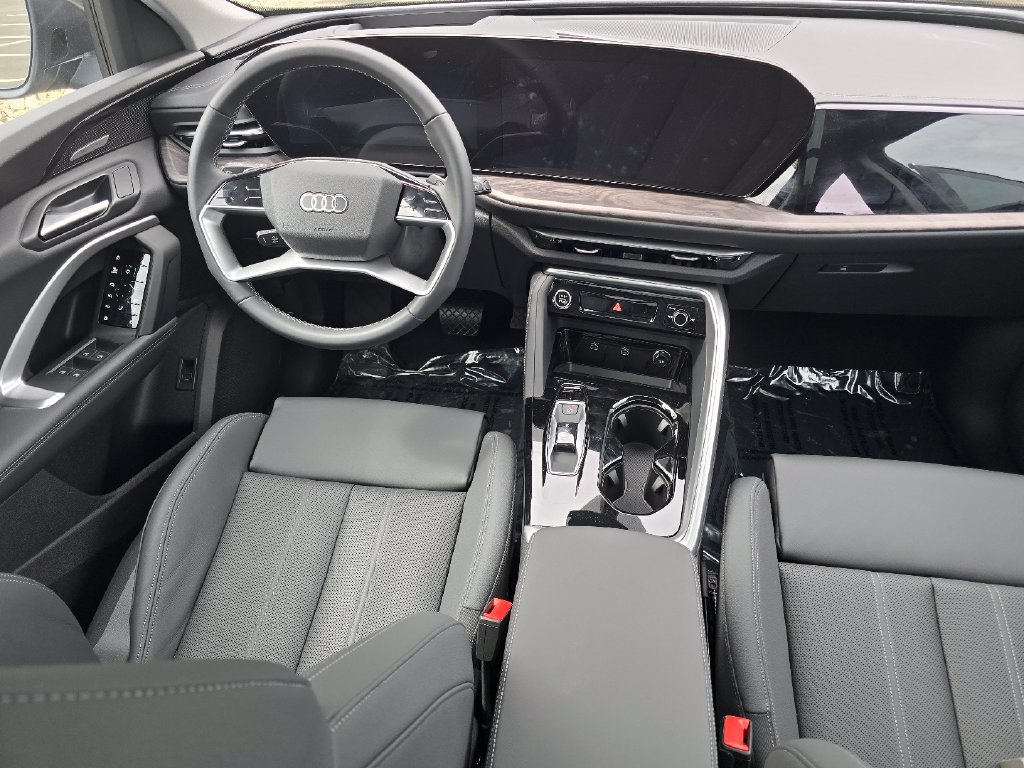 Used 2025 Audi Q5 Premium Plus w/ Premium Plus AWD/4WD image 37