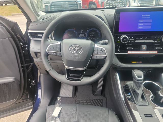 Certified 2026 Toyota Highlander Platinum AWD/4WD image 18