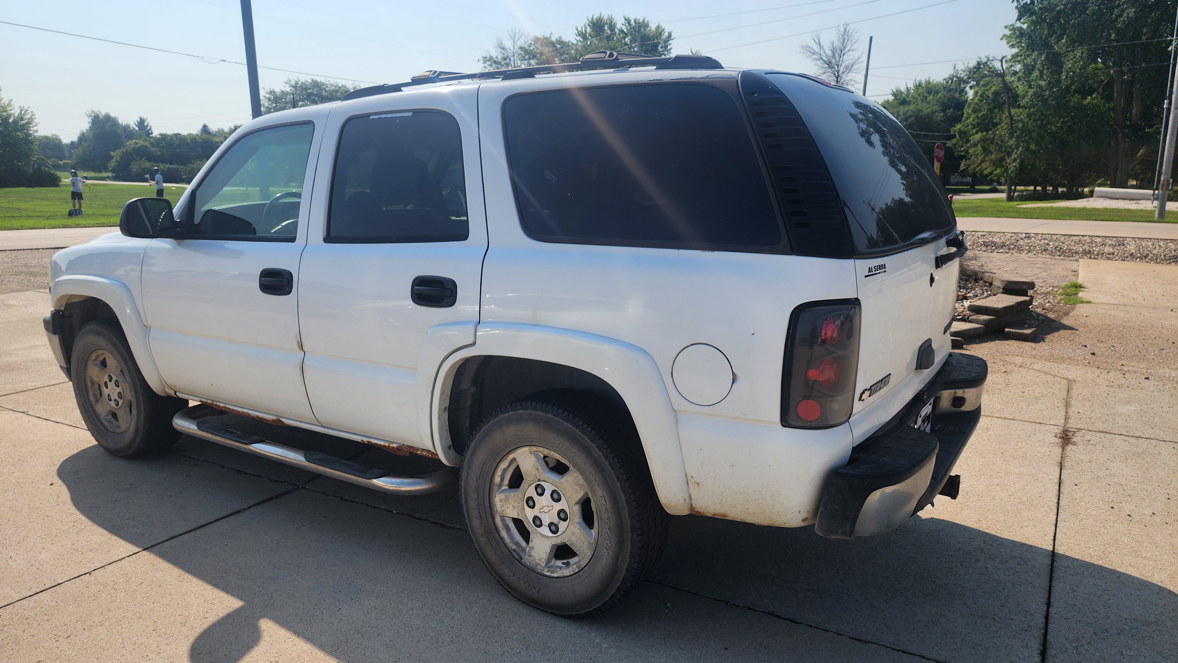 Used 2004 Chevrolet Tahoe LS w/ Preferred Equipment Group AWD/4WD image 6