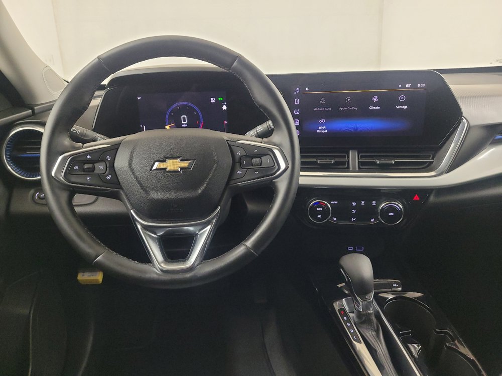 Used 2025 Chevrolet Trax LT w/ Driver Confidence Package FWD image 22