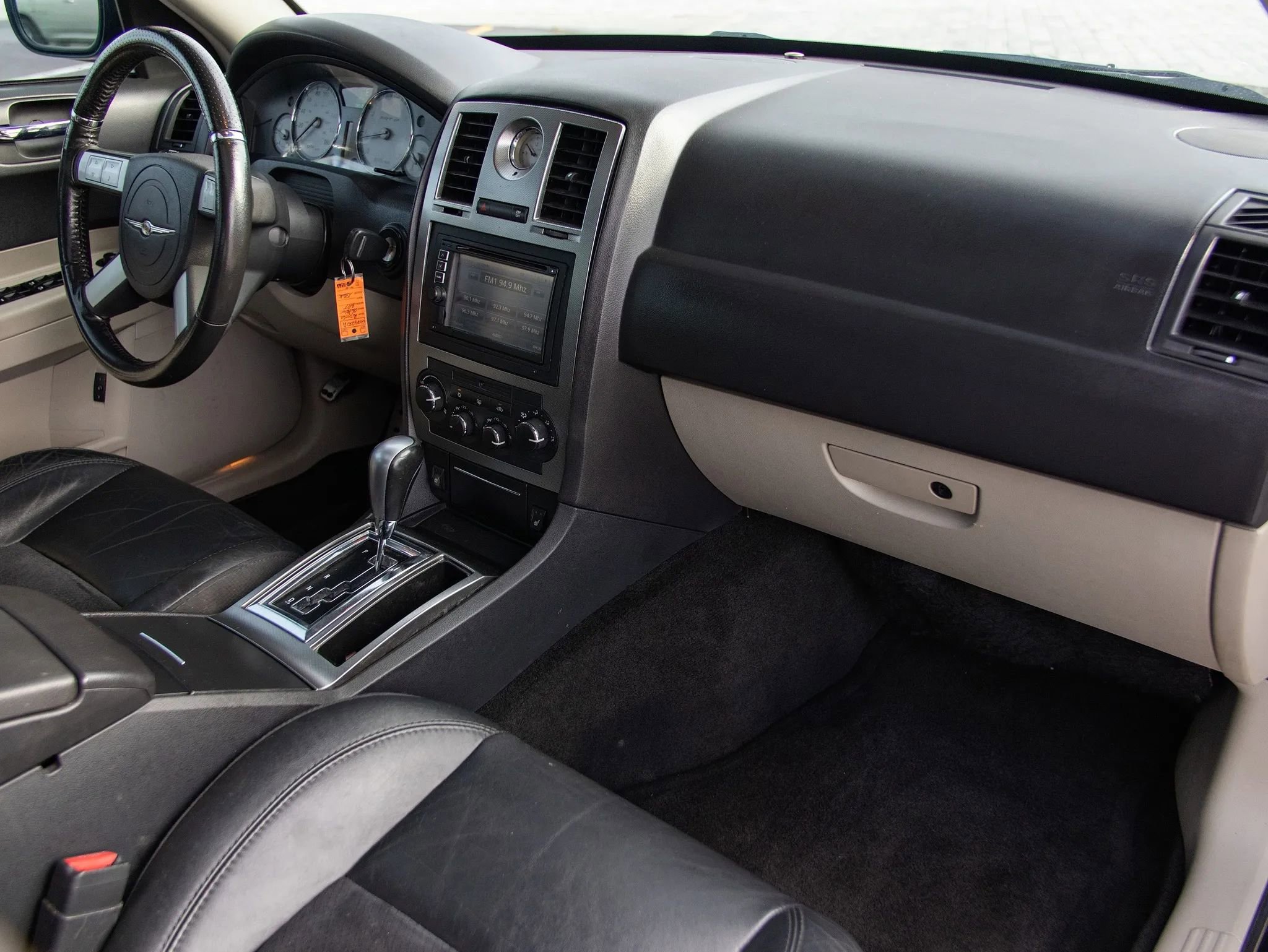 Used 2006 Chrysler 300 SRT8 w/ SRT Option Group II image 20