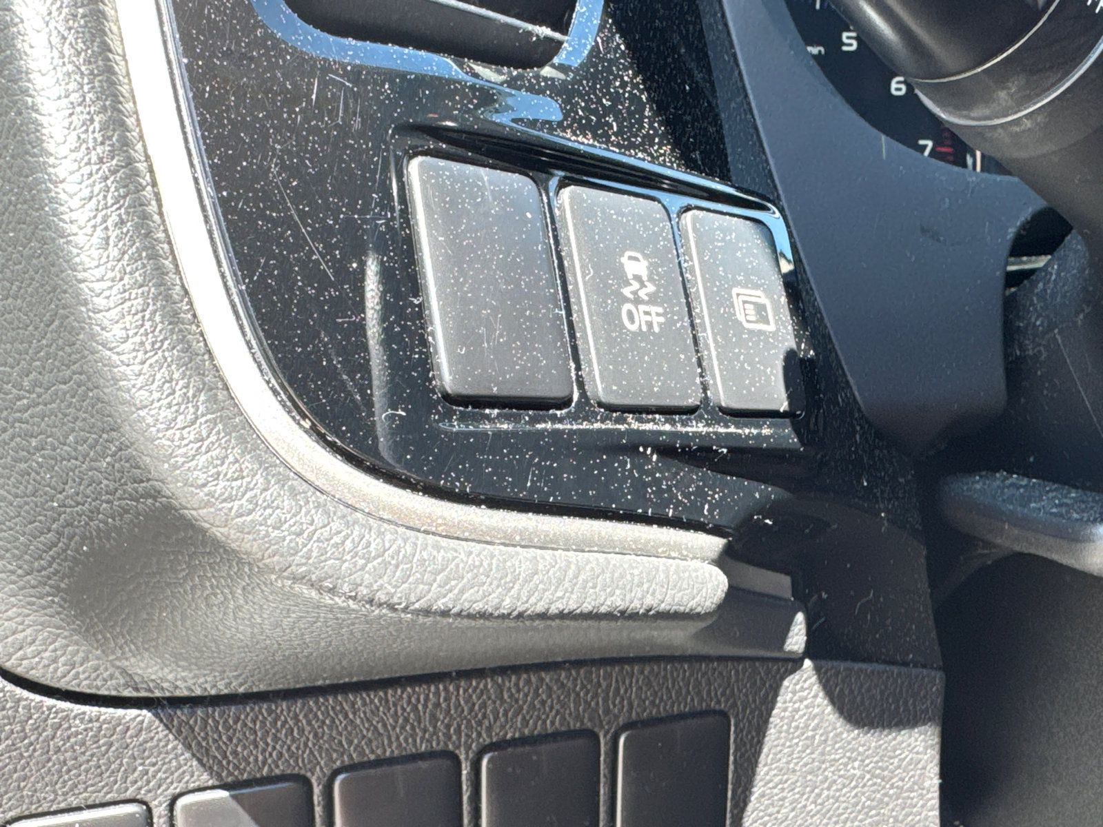 Used 2020 Mitsubishi Outlander ES image 33