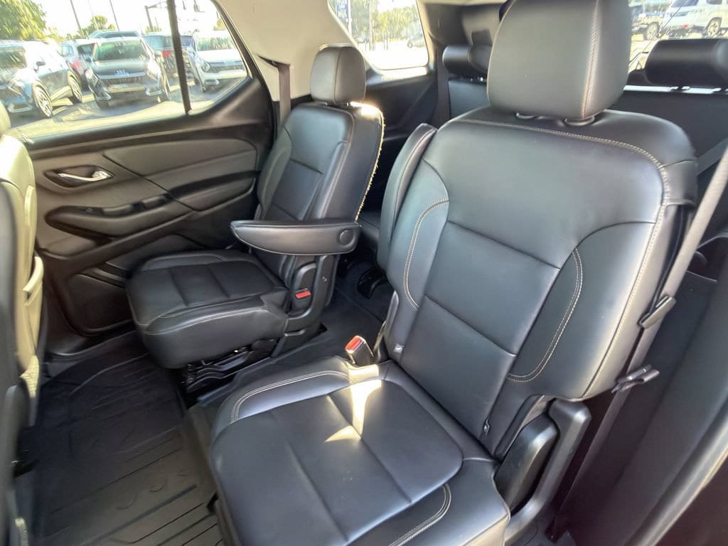 Used 2021 Chevrolet Traverse LT w/ LT Premium Package FWD image 18