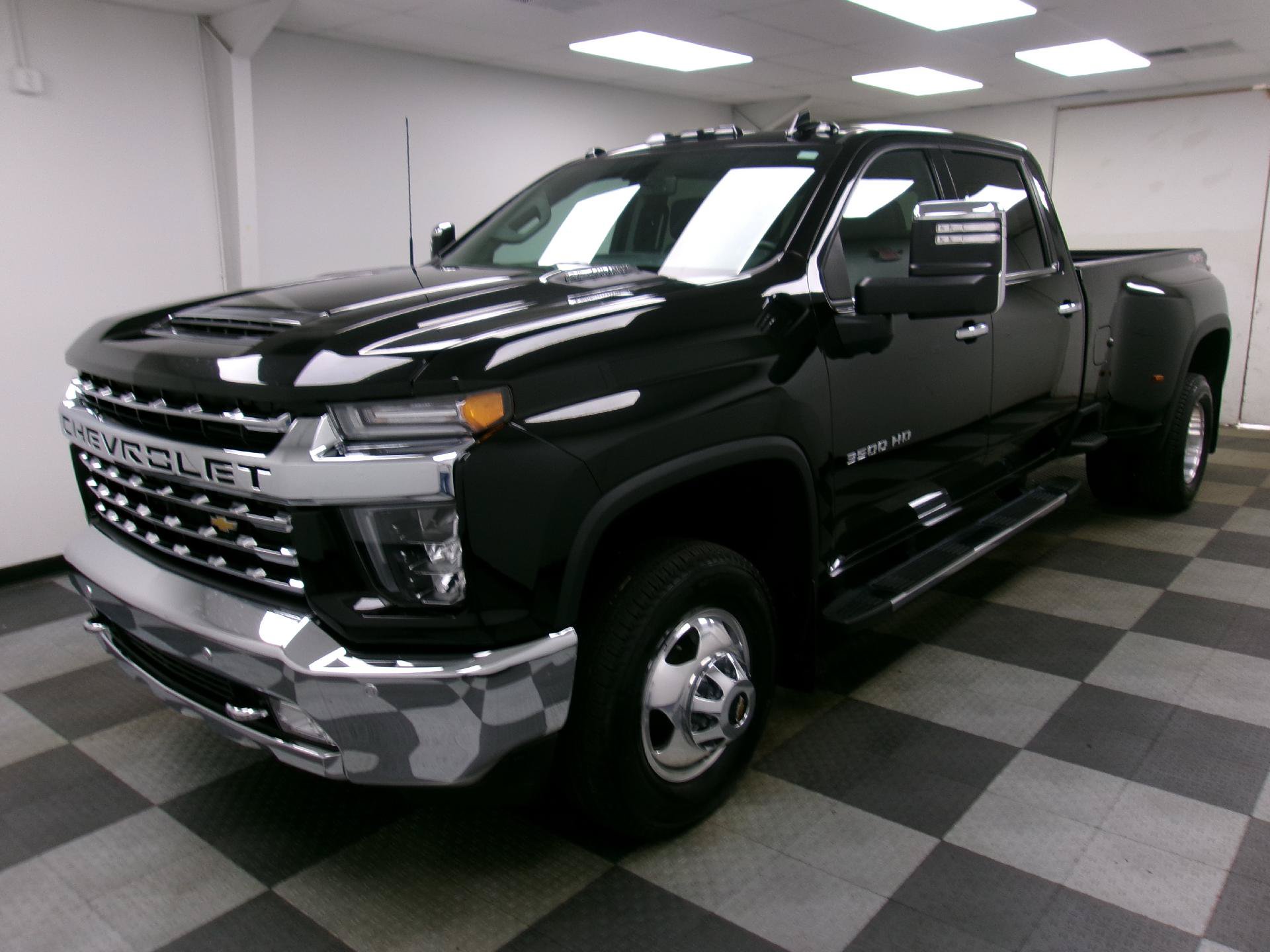 Used 2023 Chevrolet Silverado 3500 LTZ w/ LTZ Plus Package AWD/4WD image 1