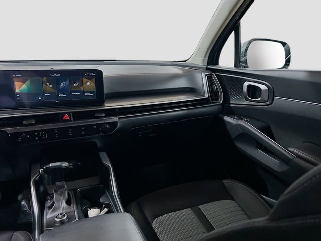 Certified 2025 Kia Sorento LX FWD image 22