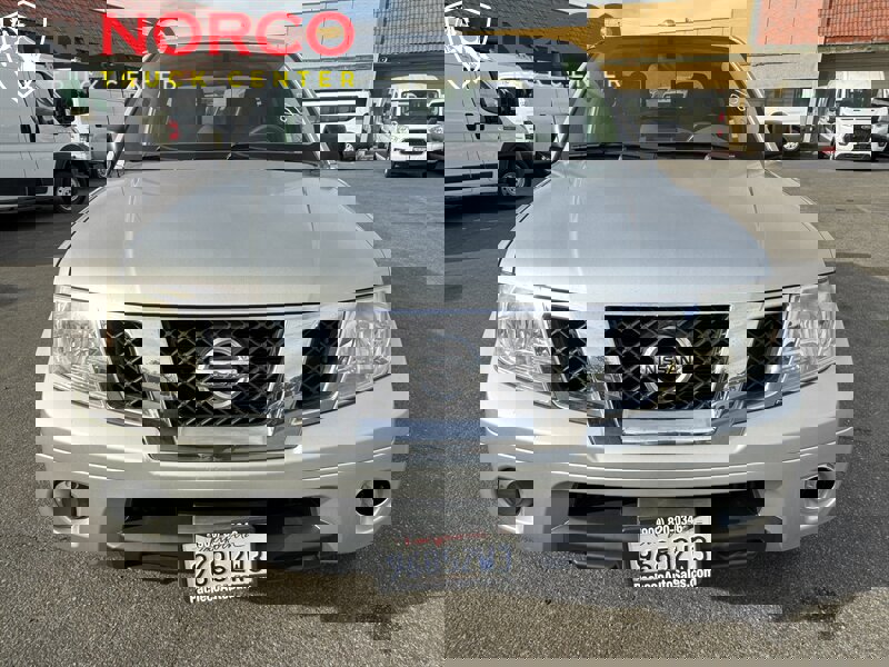 Used 2017 Nissan Frontier SV image 3