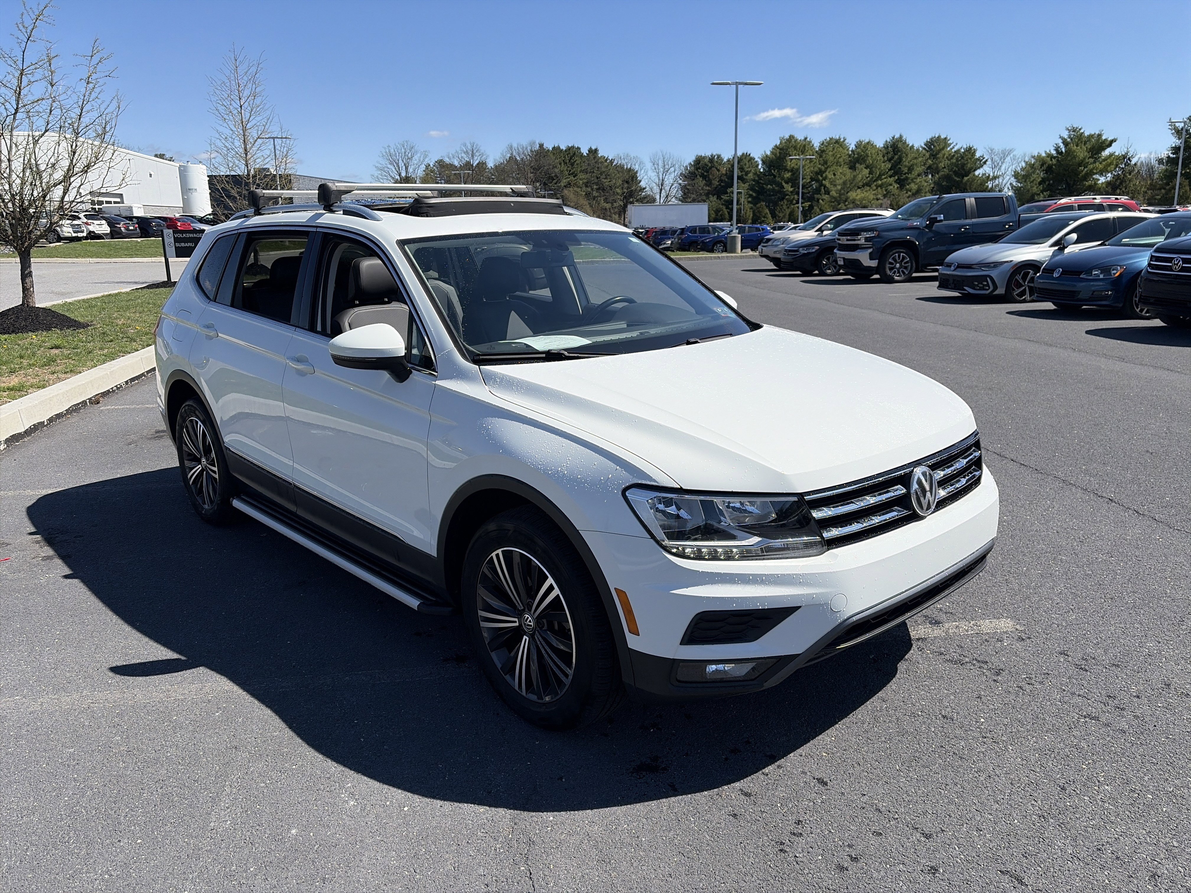 Used 2018 Volkswagen Tiguan SEL w/ 3rd Row Seat Package image 3