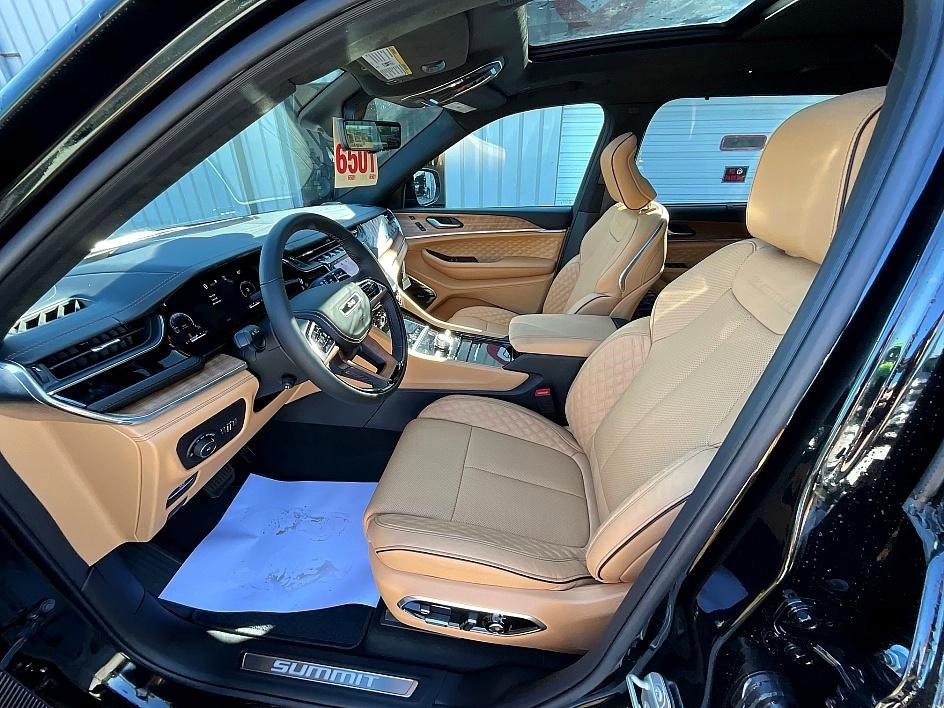 New 2025 Jeep Grand Cherokee L Summit image 17