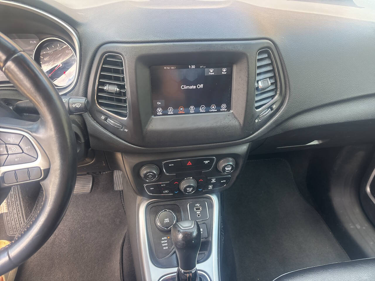 Used 2018 Jeep Compass Latitude w/ Popular Equipment Group AWD/4WD image 12