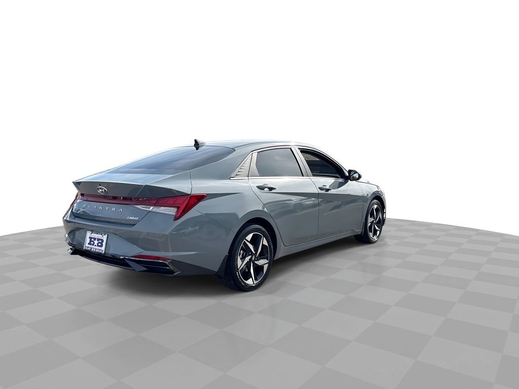 Used 2023 Hyundai Elantra Limited image 9