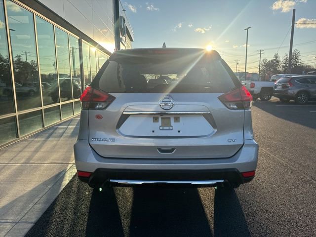 Used 2017 Nissan Rogue SV FWD image 4