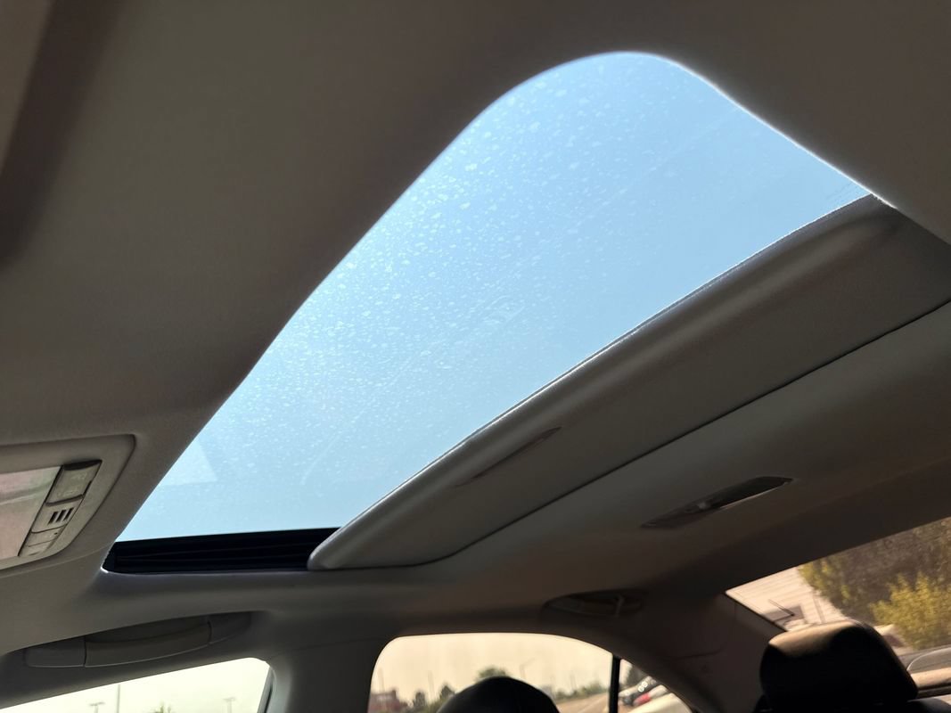 Used 2010 Lexus HS 250h Premium w/ Preferred Accessory Package FWD image 32