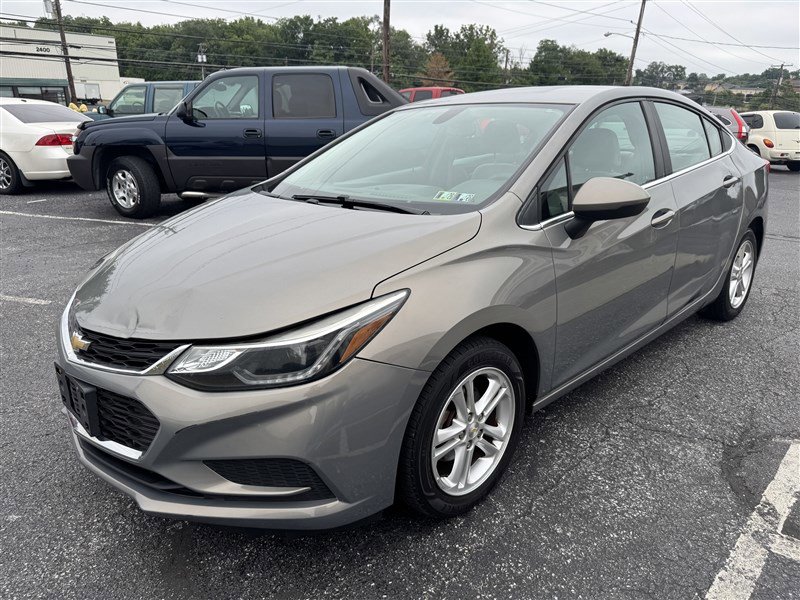 Used 2017 Chevrolet Cruze LT w/ Convenience Package image 4
