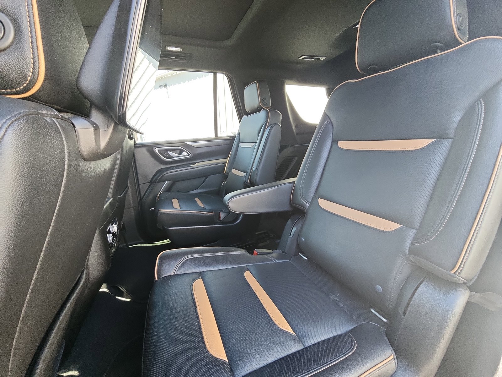 Used 2021 GMC Yukon AT4 w/ Rear Media and Nav Package AWD/4WD image 23