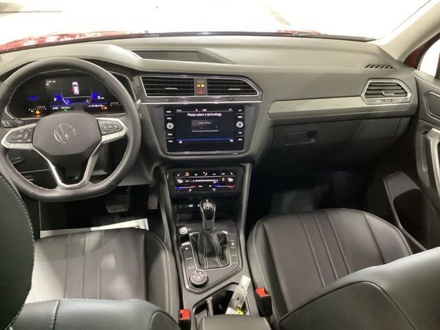 Certified 2024 Volkswagen Tiguan SE image 6