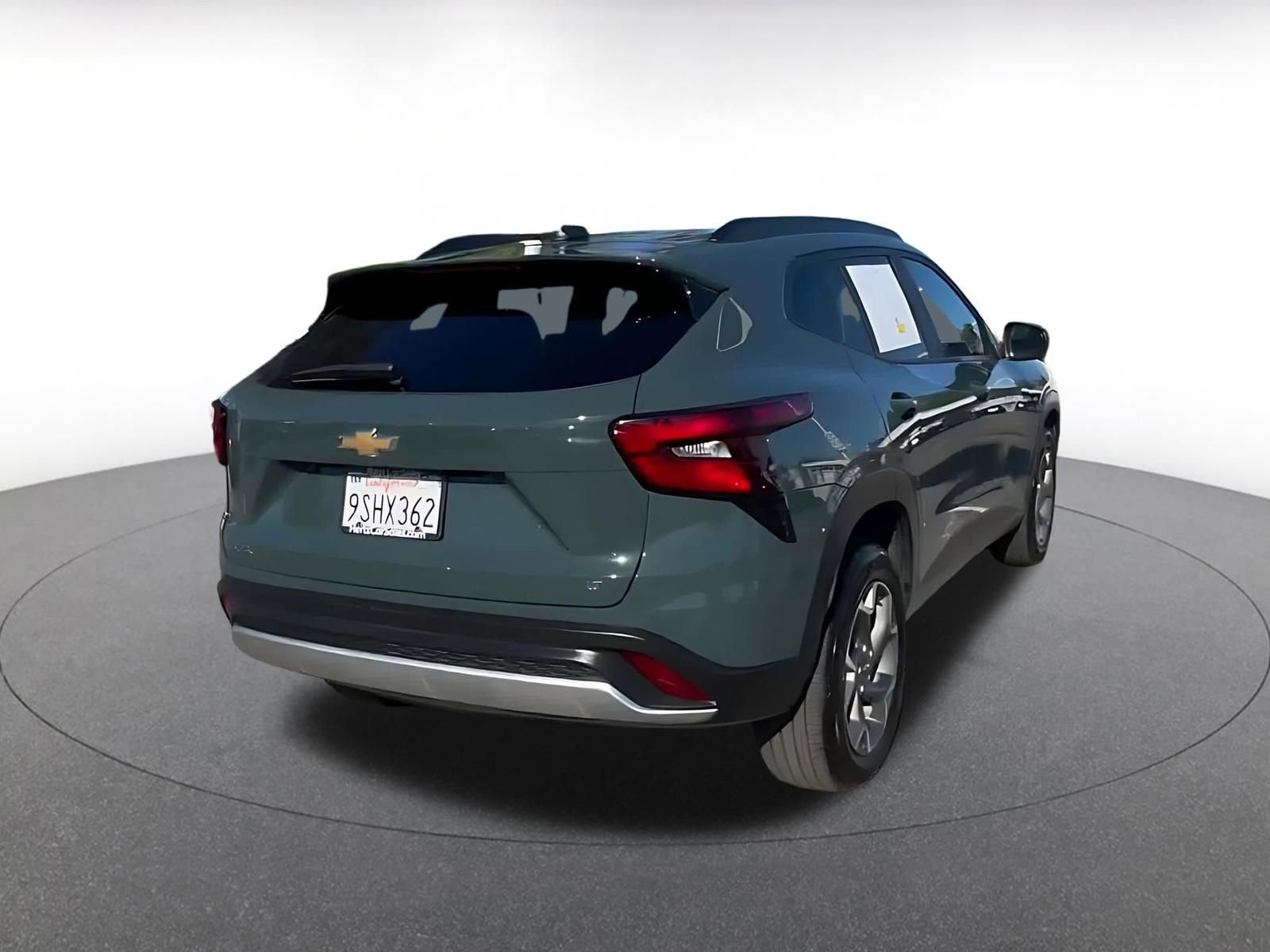 Used 2025 Chevrolet Trax LT FWD image 15