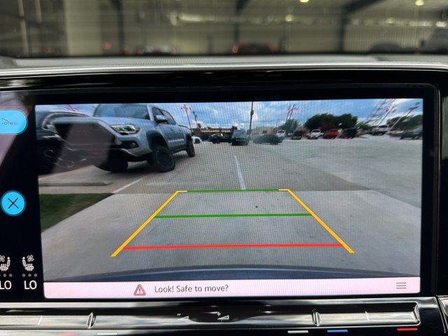 Used 2024 Volkswagen Atlas Cross Sport SE image 20