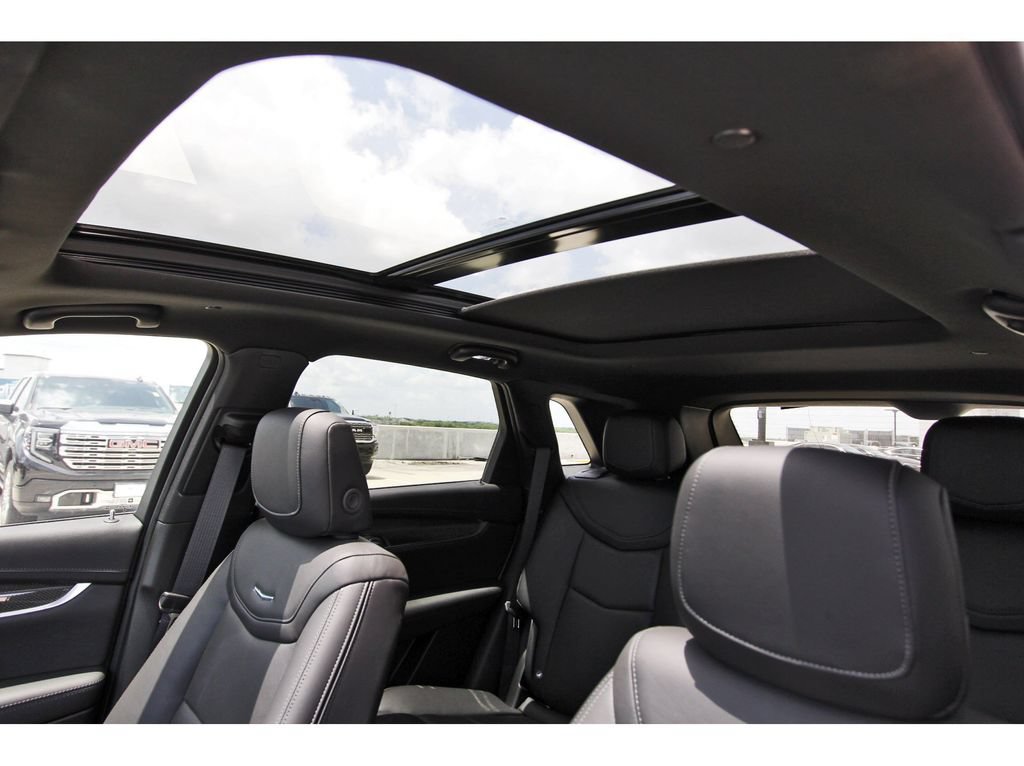 New 2026 Cadillac XT5 Sportv w/ LPO, Onyx Lite Package AWD/4WD image 23