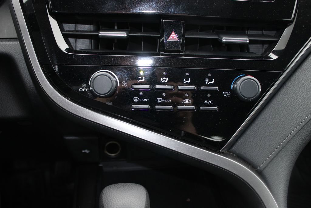 Used 2021 Toyota Camry LE image 27