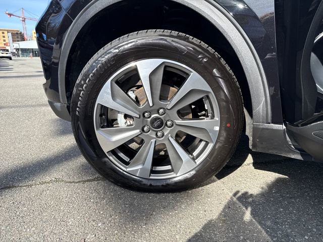 Used 2025 Ford Escape Platinum image 32